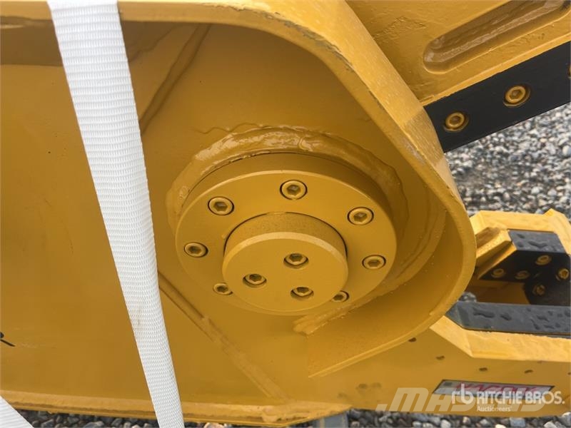 H&W Titan Series HWT150RT Rotating Demolition Shear (U Cisailles