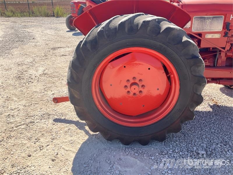 Habomg-Barreiros R335 2WD Antique Tractor (Inopera Traktorok