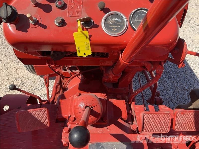 Habomg-Barreiros R335 2WD Antique Tractor (Inopera Traktorok