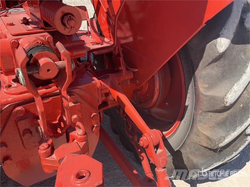 Habomg-Barreiros R335 2WD Antique Tractor (Inopera Traktorok