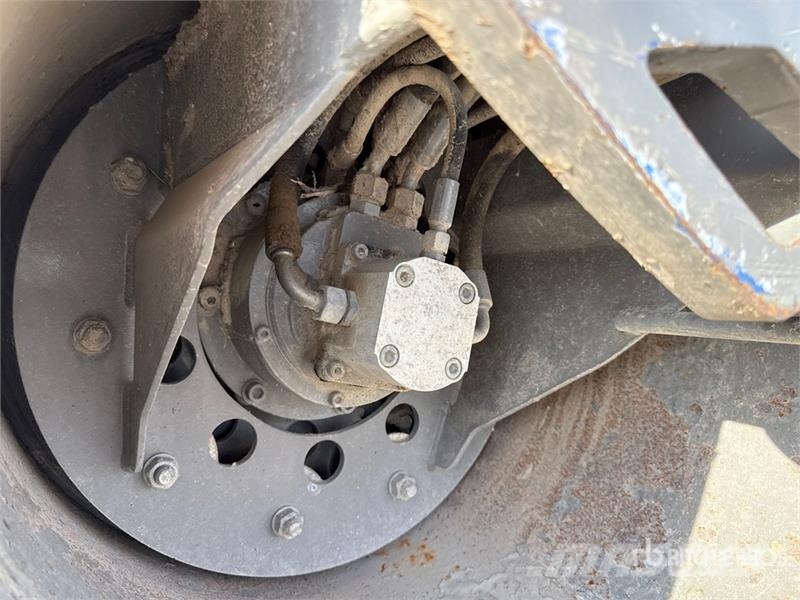 Hamm HD10C Smooth Drum Compactor Tahačové válce