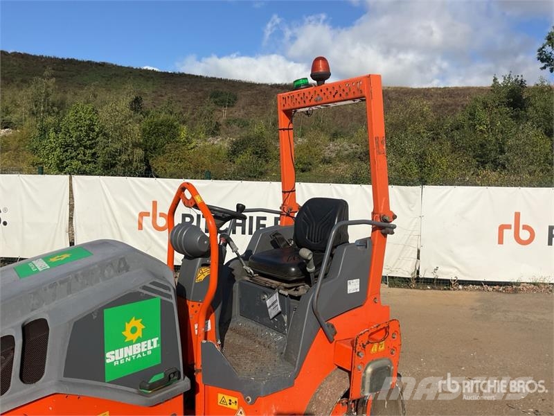 Hamm HD12 Double Drum Roller Divvalču grunts veltņi