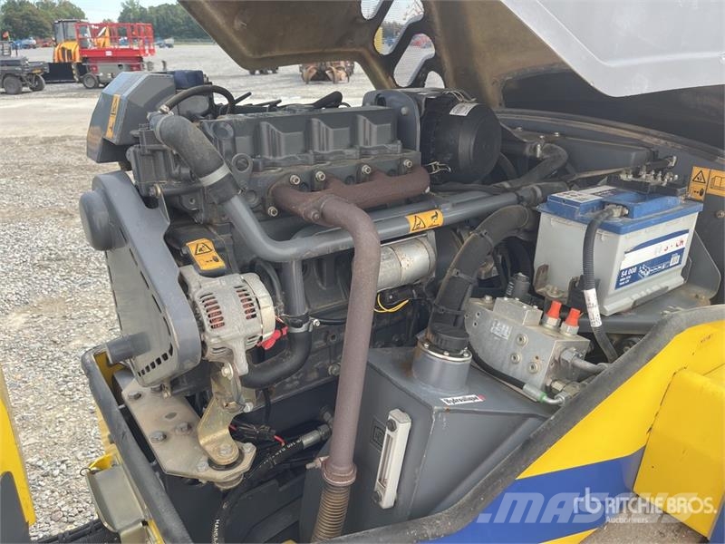 Hamm HD14VV Double Drum Roller Ikerdobos hengerek