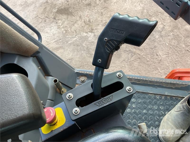 Hamm HD3307S Smooth Drum Compactor Walzenzüge