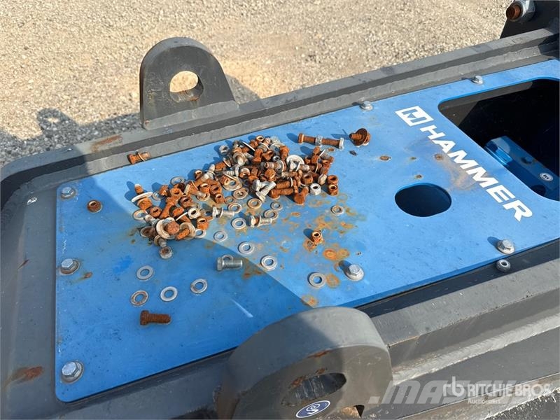 Hammer HS10000 Hydraulic Breaker مطارق / كسارات