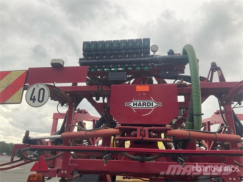 Hardi Navigator 4000 S/A Pull-Type Sprayer Dragna sprutor