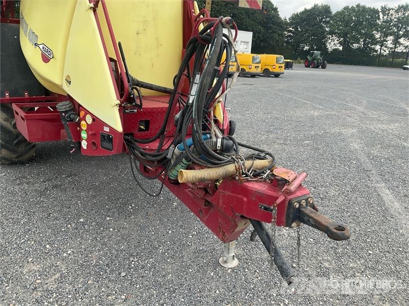Hardi Navigator 4000 S/A Pull-Type Sprayer Dragna sprutor