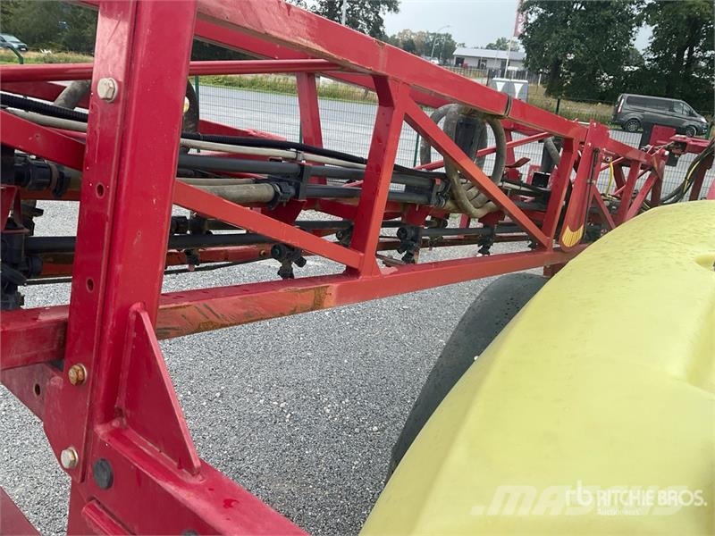 Hardi Navigator 4000 S/A Pull-Type Sprayer Dragna sprutor