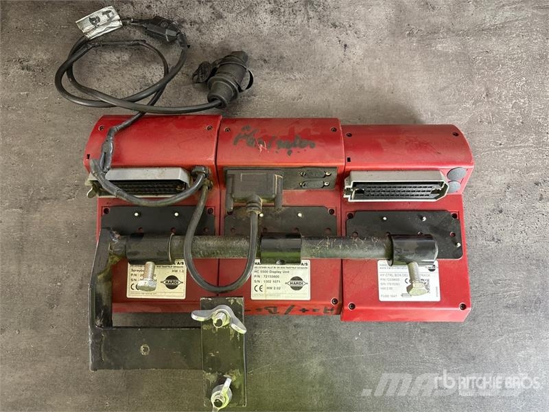 Hardi Navigator 4000 S/A Pull-Type Sprayer Dragna sprutor