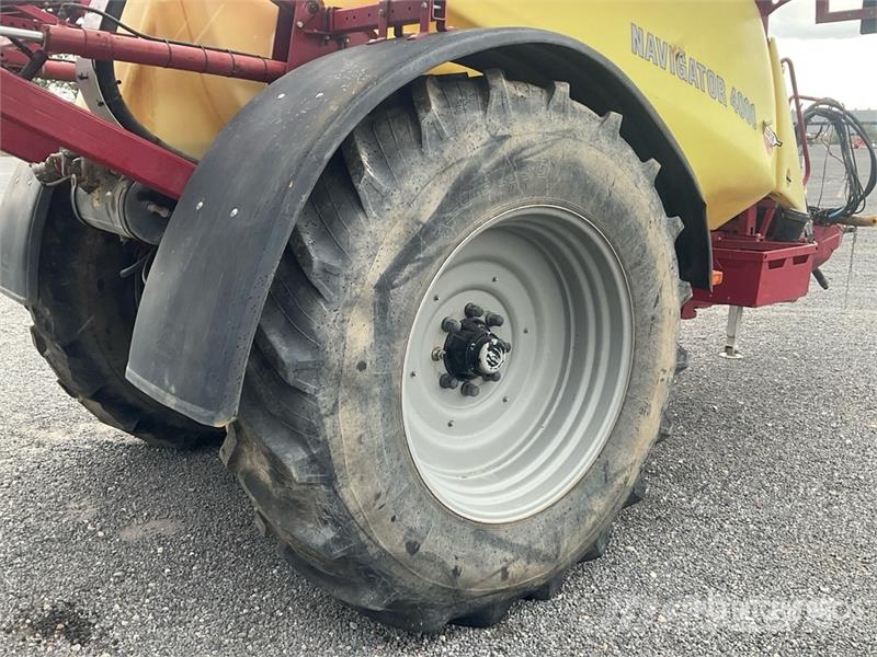 Hardi Navigator 4000 S/A Pull-Type Sprayer Dragna sprutor