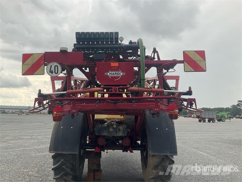 Hardi Navigator 4000 S/A Pull-Type Sprayer Dragna sprutor