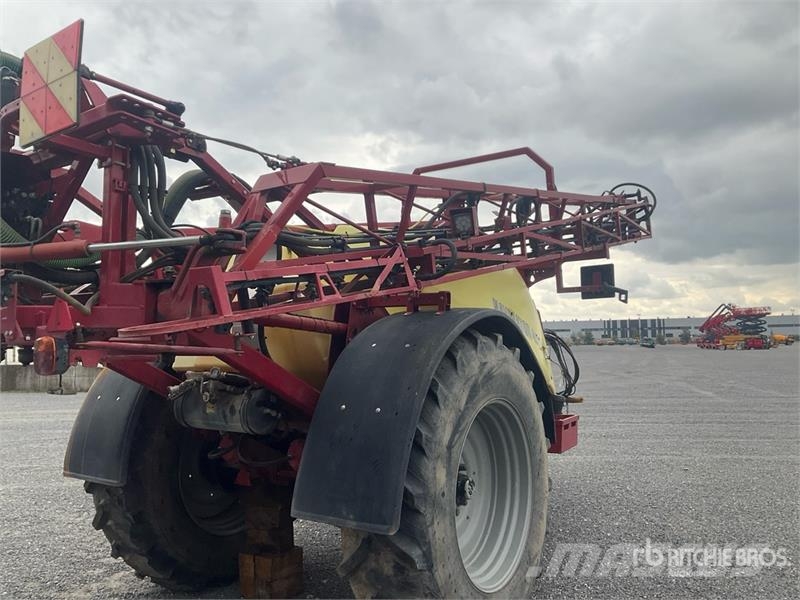 Hardi Navigator 4000 S/A Pull-Type Sprayer Dragna sprutor