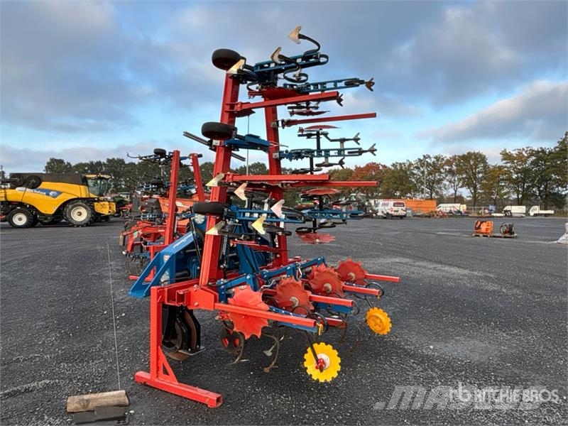 Hatzenbichler Maishackmaschine Heckanbau 6 m 3-Point Cultivator Kultivatorer