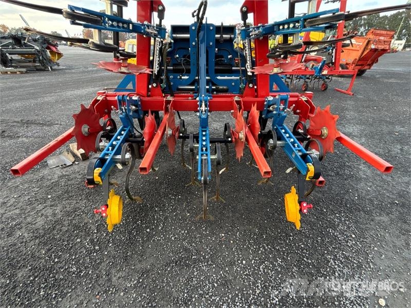 Hatzenbichler Maishackmaschine Heckanbau 6 m 3-Point Cultivator Kultivatorer