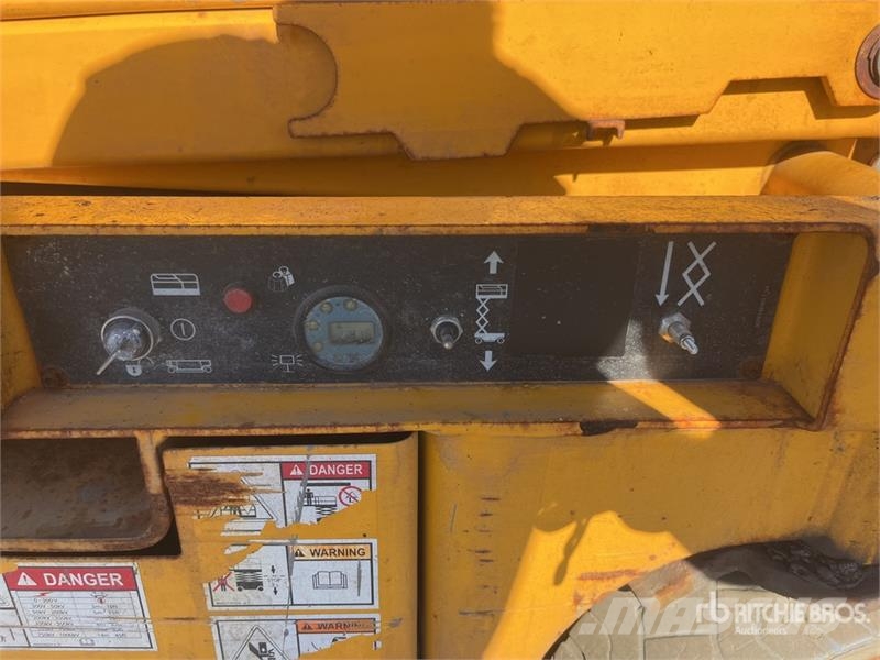 Haulotte Compact 10 Diesel Scissor Lift Piattaforme a pantografo