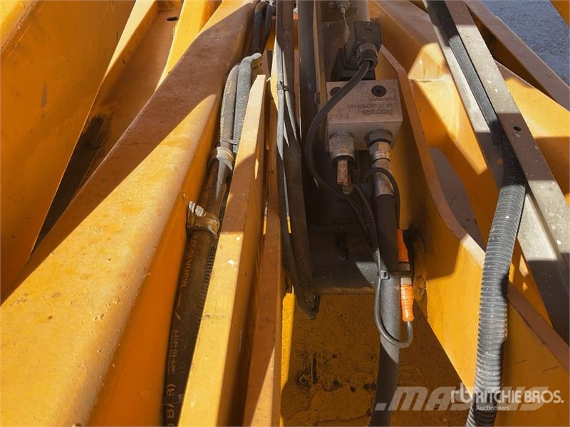 Haulotte Compact 10 Electric Scissor Lift Käärtõstukid