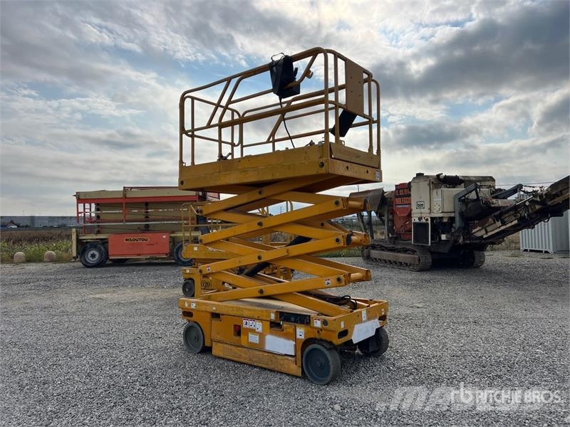 Haulotte Compact 10 Electric Scissor Lift Škarjaste dvižne ploščadi