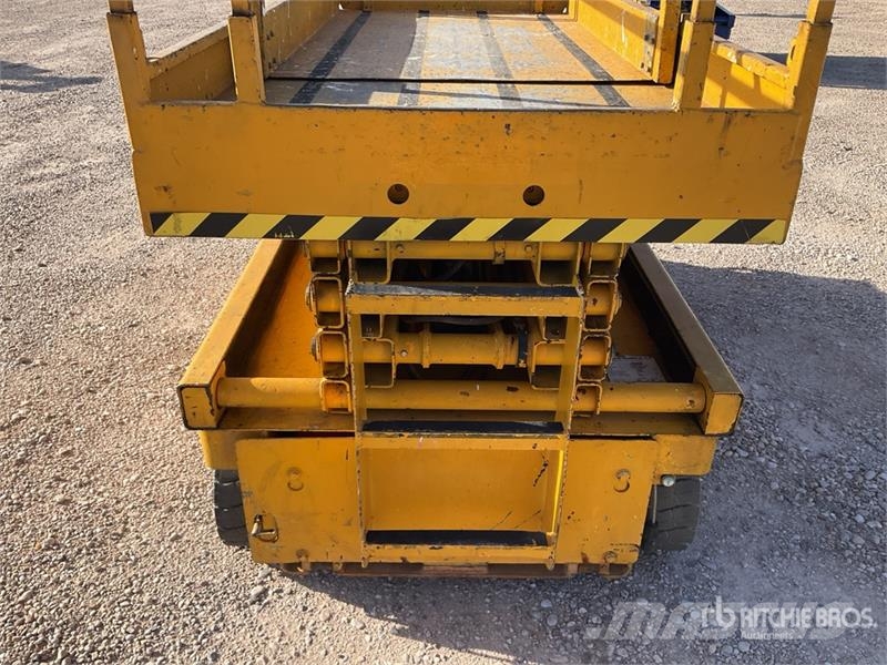 Haulotte Compact 10 Electric Electric Scissor Lift Nůžková zvedací plošina