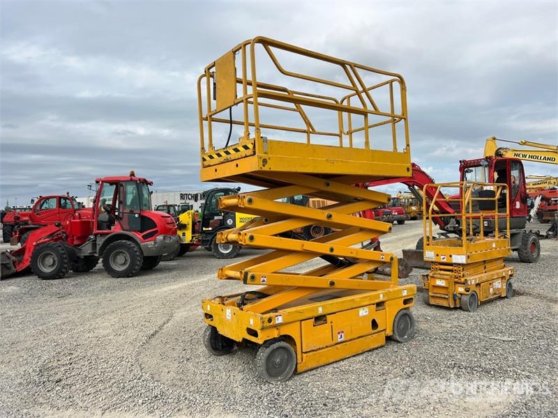 Haulotte Compact 10 Electric Scissor Lift Škarjaste dvižne ploščadi