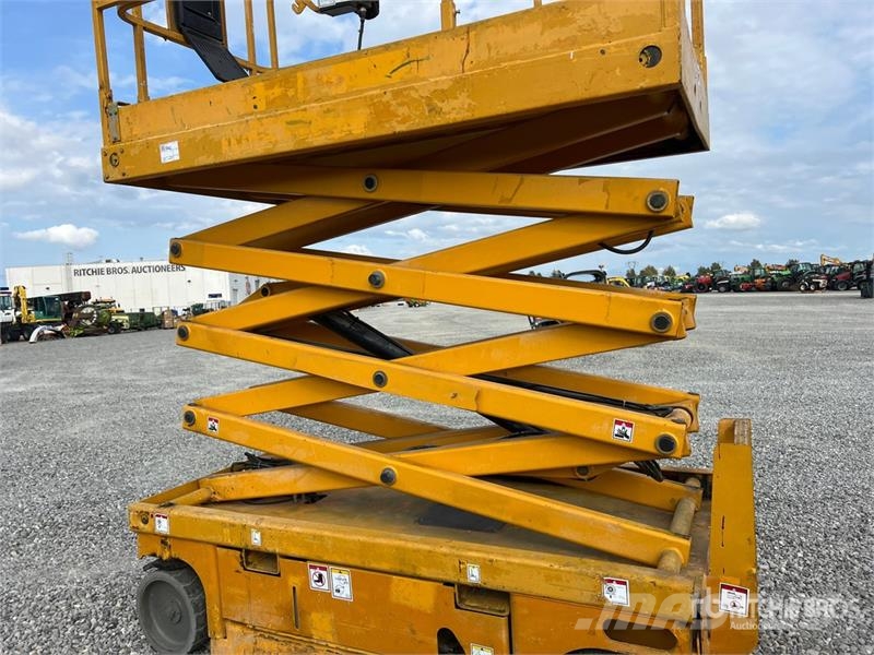 Haulotte Compact 10 Electric Scissor Lift Škarjaste dvižne ploščadi