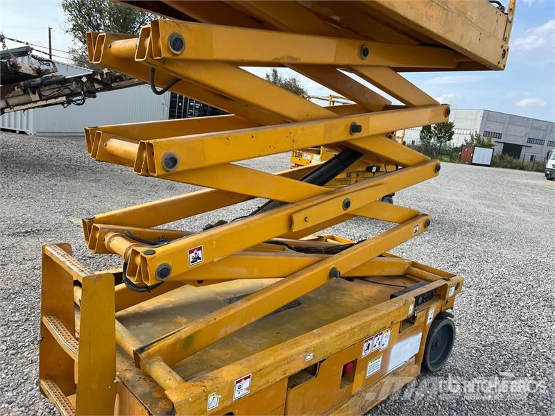 Haulotte Compact 10 Electric Scissor Lift Škarjaste dvižne ploščadi