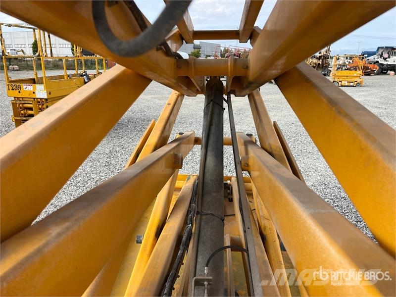 Haulotte Compact 10 Electric Scissor Lift Škarjaste dvižne ploščadi