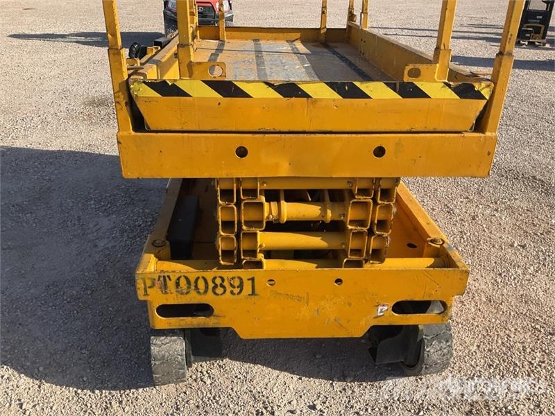 Haulotte Compact 10 Electric Electric Scissor Lift Nůžková zvedací plošina