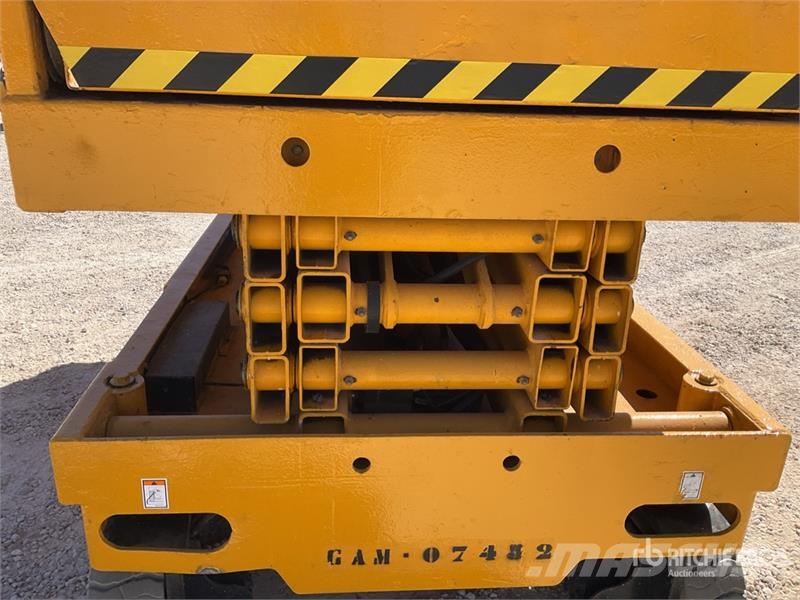 Haulotte Compact 10 Electric Scissor Lift Käärtõstukid