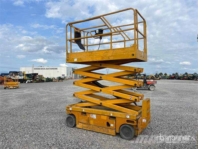 Haulotte Compact 10 Electric Scissor Lift Škarjaste dvižne ploščadi