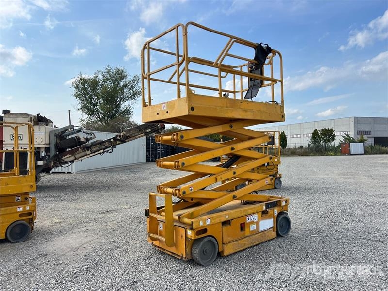 Haulotte Compact 10 Electric Scissor Lift Škarjaste dvižne ploščadi