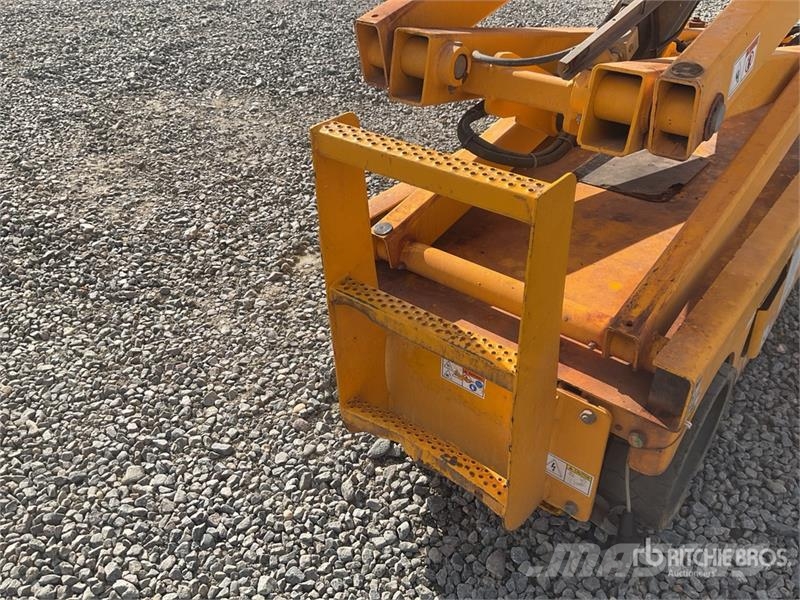 Haulotte COMPACT 10N Electric Scissor Lift Scheren-Arbeitsbühnen