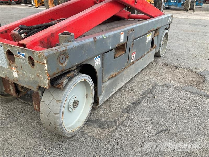 Haulotte Compact 10N Electric Electric Scissor Lift Käärtõstukid
