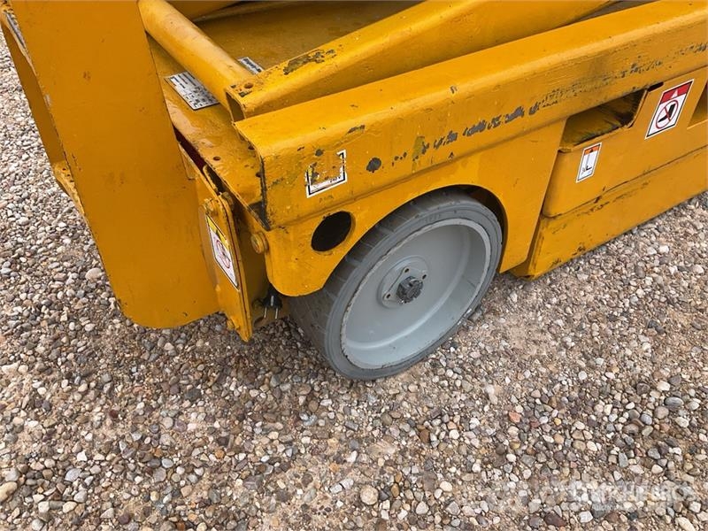 Haulotte Compact 10N Electric Scissor Lift Käärtõstukid