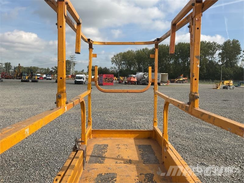 Haulotte COMPACT 10N Electric Scissor Lift Käärtõstukid