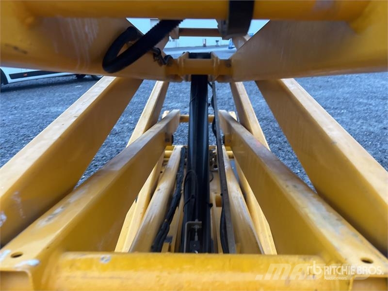 Haulotte Compact 10N Electric Scissor Lift Škarjaste dvižne ploščadi