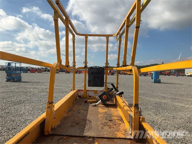 Haulotte COMPACT 10N Electric Scissor Lift Scheren-Arbeitsbühnen