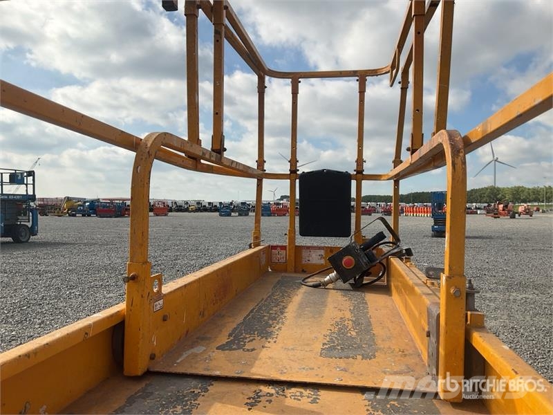 Haulotte COMPACT 10N Electric Scissor Lift Käärtõstukid