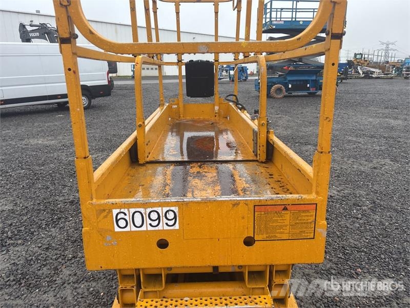 Haulotte Compact 10N Electric Scissor Lift Škarjaste dvižne ploščadi