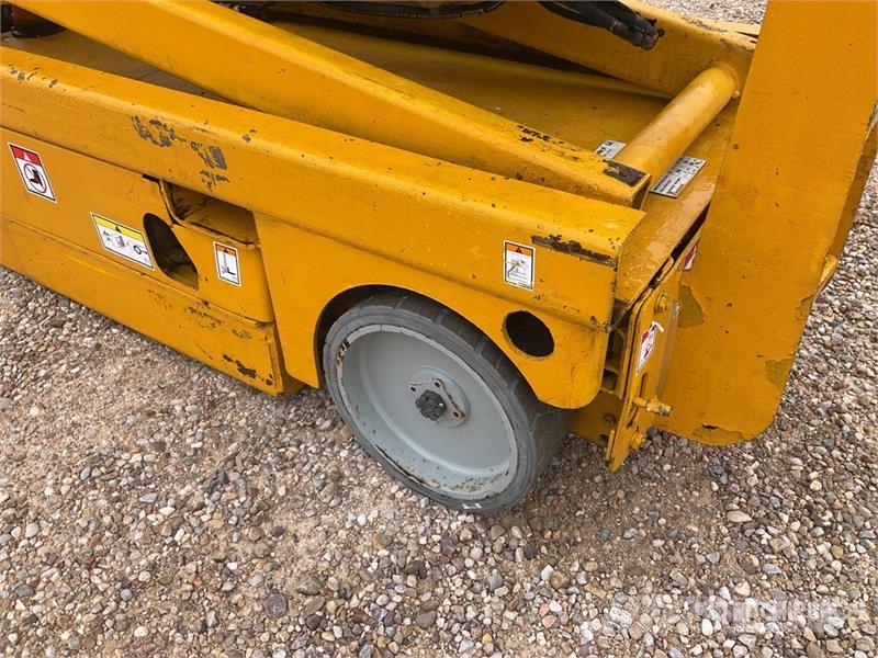Haulotte Compact 10N Electric Scissor Lift Käärtõstukid