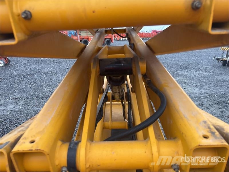 Haulotte Compact 10N Electric Scissor Lift Škarjaste dvižne ploščadi