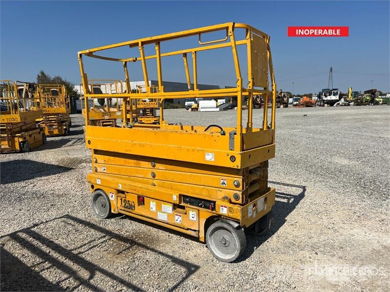 Haulotte Compact 10N Electric Scissor Lift (Inoperable) Škaraste platforme