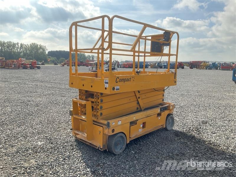 Haulotte COMPACT 12 Scheren-Arbeitsbühnen