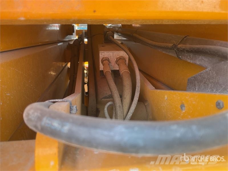 Haulotte COMPACT 12 Scheren-Arbeitsbühnen