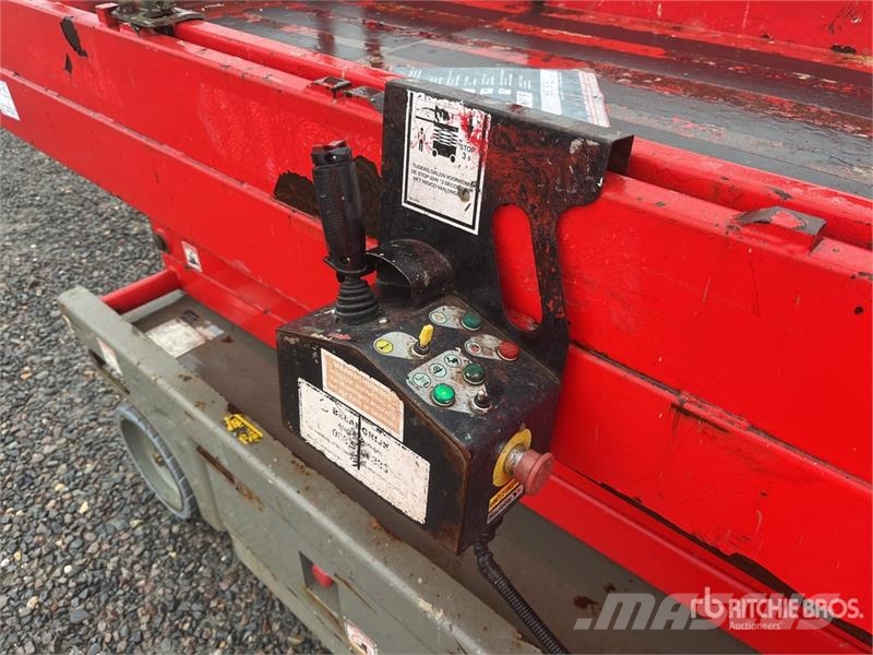 Haulotte COMPACT 12 Škarjaste dvižne ploščadi