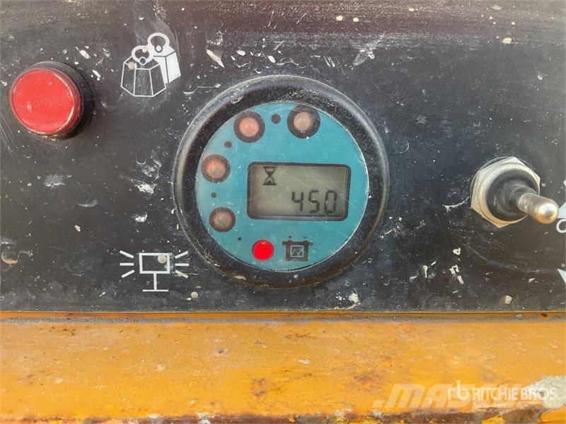 Haulotte COMPACT 12 Scheren-Arbeitsbühnen