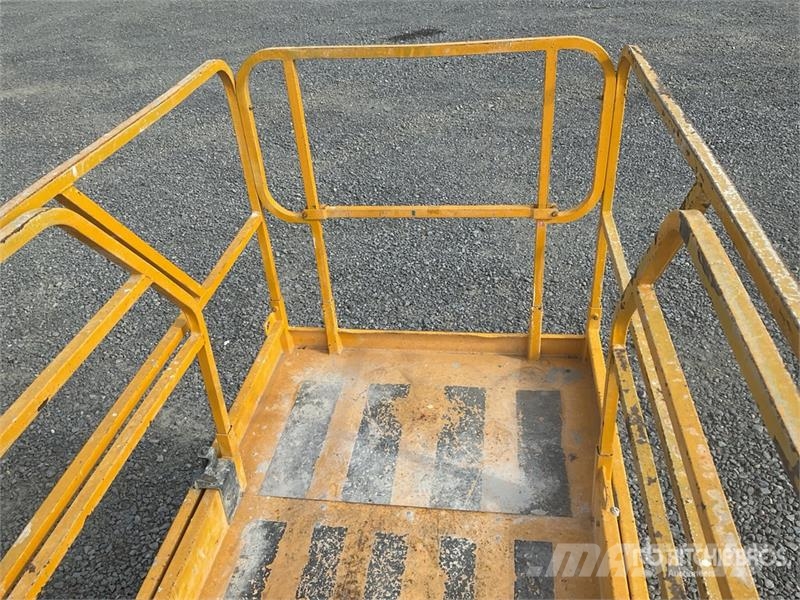 Haulotte COMPACT 12 Electric Scissor Lift Ножничные подъемники