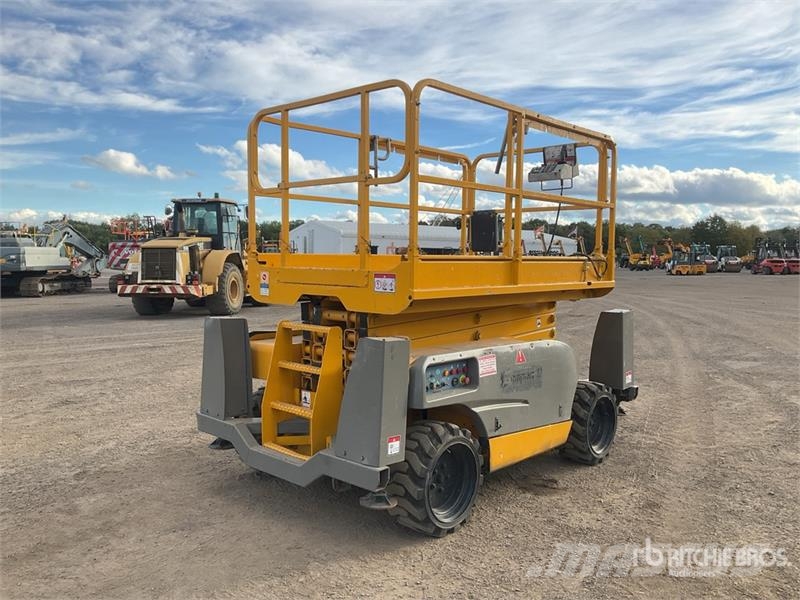 Haulotte Compact 12DX 4x4 Diesel Scissor Lift Schaarhoogwerkers