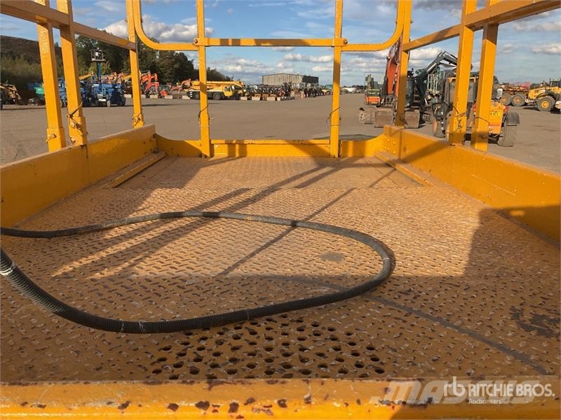 Haulotte Compact 12DX 4x4 Diesel Scissor Lift Schaarhoogwerkers