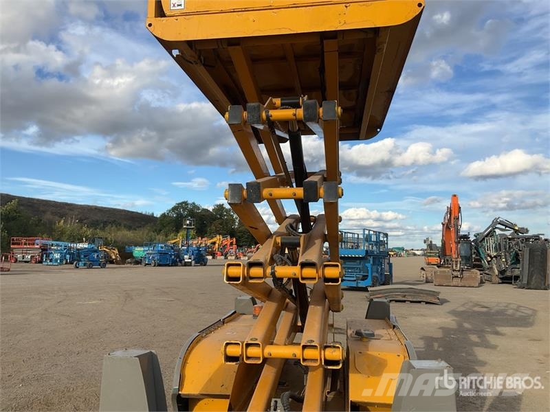 Haulotte Compact 12DX 4x4 Diesel Scissor Lift Schaarhoogwerkers