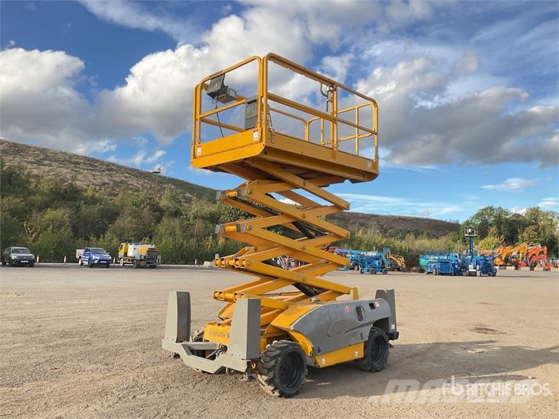 Haulotte Compact 12DX 4x4 Diesel Scissor Lift Schaarhoogwerkers